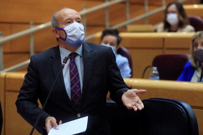 El ministro de Justicia, Juan Carlos Campo, interviene durante la sesión de control al Gobierno en el Senado.