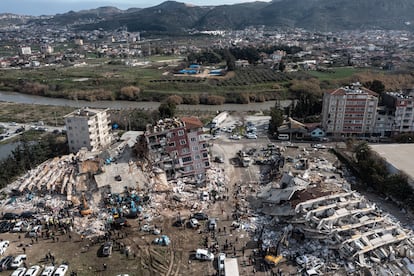 Vista aérea de la región de Hatay, Turquía, después del terremoto de magnitud 7,8.  