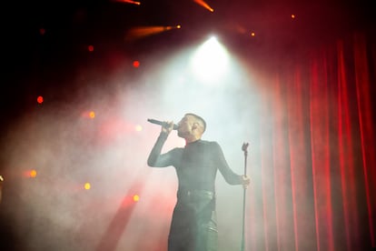 El cantante español Daniel Heredia, conocido por el nombre artístico de Rels B, durante su presentación en el foro sol de la Ciudad de México el 6 de mayo de 2023.