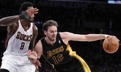 Pau Gasol, ante Larry Sanders.