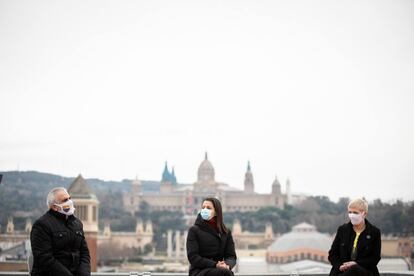 Carlos Carrizosa, candidato de Cs el 14-F, Inés Arrimadas, líder de Cs, y la periodista Anna Grau, número dos en la lista al Parlament.