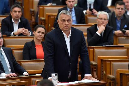 El primer ministro húngaro Viktor Orbán, en el Parlamento, este lunes.