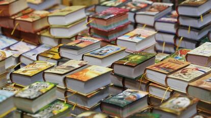 Un stand de minilibros en la reciente Feria Internacional del Libro de Guadalajara (FIL). 