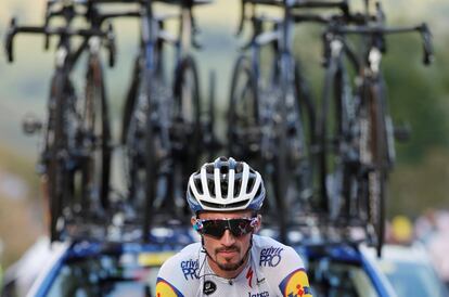 El ciclista francés Julian Alaphilippe, miembro del equipo belga Deceuninck-Quick Step, durante la 5ª etapa, entre las localidades de Cazeres-sur-Garonne y Loudenvielle, el 5 de septiembre.