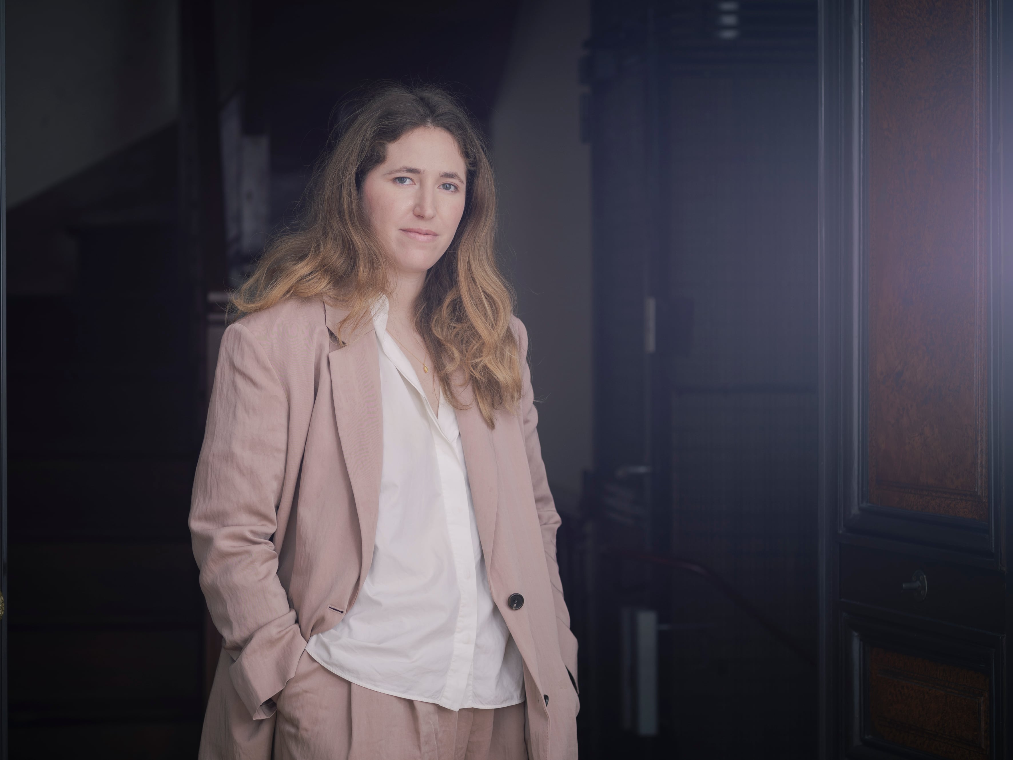 Oliva Ramírez de Haro, directora del cortometraje 'Est deus in nobis', retratada en París, el 19 de mayo de 2026. 