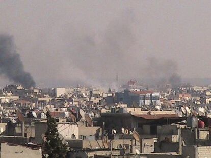 Columnas de humo en la ciudad de Homs.
