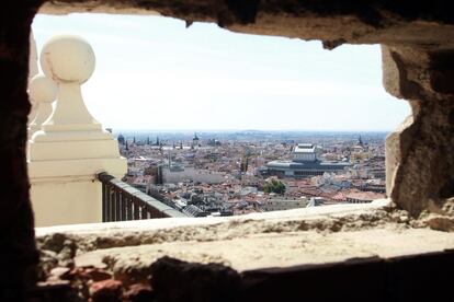 Vista de Madrid desde uno de los huecos de la obra.