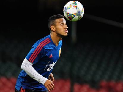 Thiago durante un entrenamiento antes del partido ante Gales.
