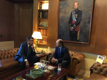 Enric Morera (izda), reunido con García Escudero.