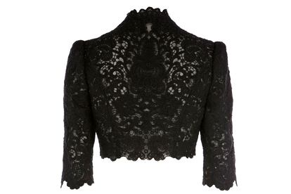 Bolero de encaje negro de Karen Millen (225 euros).