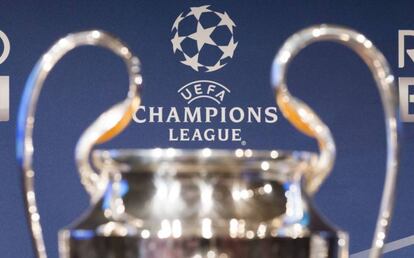 La copa de la Champions League.