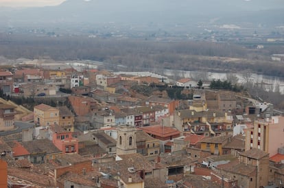 Vista Aérea De La Ciudad Altoaragonesa De Fraga (Huesca).