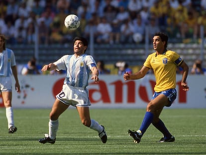 Maradona, durante el Mundial de Italia 90, frente a la selección de Brasil.