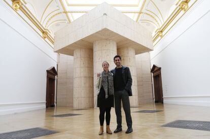 Mauricio Pezo and Sofia von Ellrichshaus, en la londinense Royal Academy.  