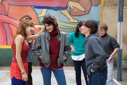 Verónica Echegui (en el centro), en una escena de 'El patio de mi cárcel', película dirigida por Belén Macías en 2008 y también basada en el grupo de teatro de Yeserías.