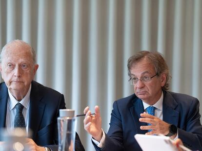 El presidente de Colonial, Juan José Brugera (izquierda), y el consejero delegado, Pere Viñolas, este lunes en Barcelona.