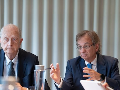 El presidente de Colonial, Juan José Brugera (izquierda), y el consejero delegado, Pere Viñolas, este lunes en Barcelona.