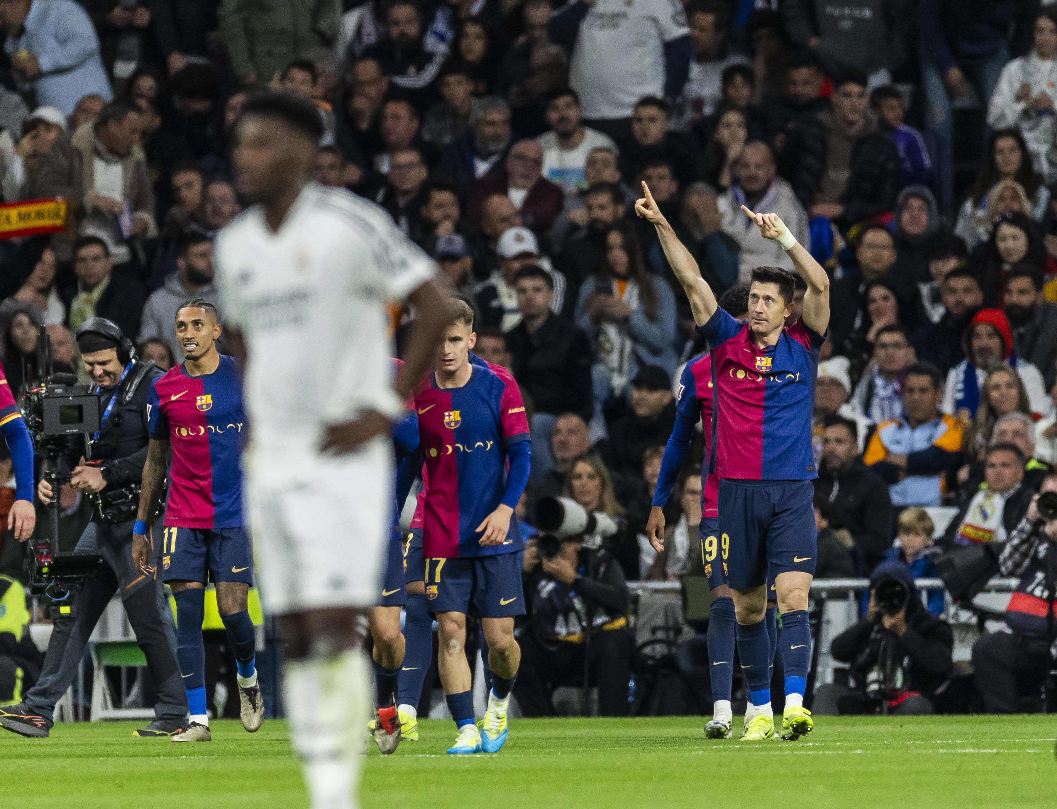 El Barcelona arrasa el Bernabéu