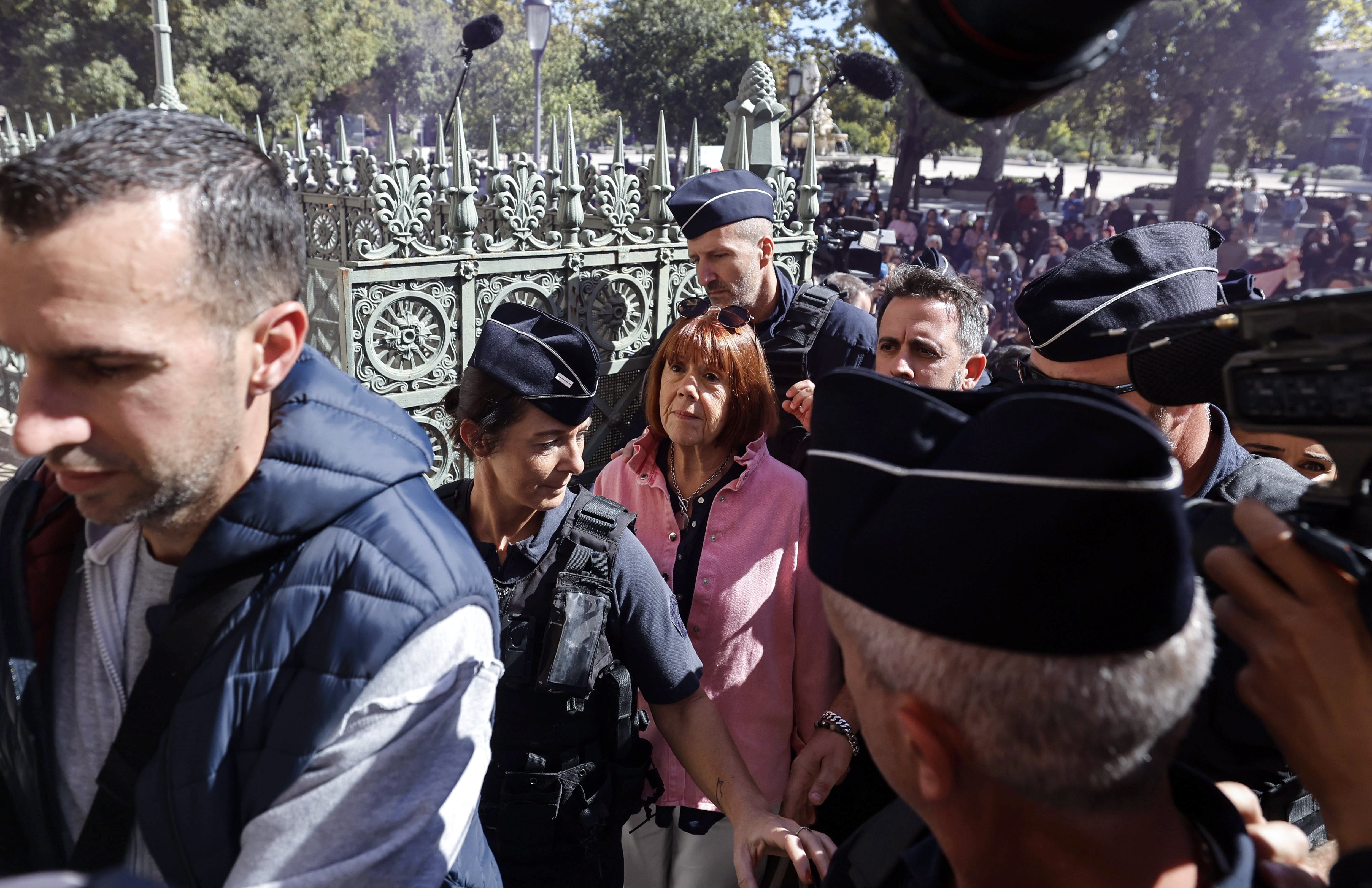 Gisèle Pelicot, icono feminista, ovacionada en el inicio del juicio de apelación contra uno de sus violadores