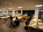 Ambiente Universitario. Estudiantes de la USC, Universidad de Santiago de Compostela, en la Biblioteca Concepción Arenal en el Campus Sur de la universidad, donde se concentran universitarios de distintas titulaciones impartidas por las distintas facultades.
Óscar Corral
24/03/21