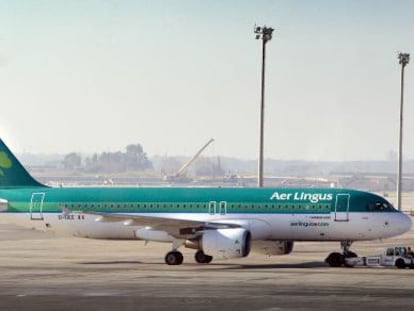 Un avión de Aer Lingus en el aeropuerto de Barcelona