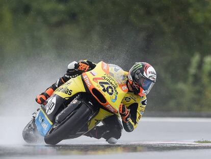 Alex Rins en la carrera de Moto 2 en Rep&uacute;blica Checa, el 21 de agosto.