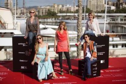 La directora Inés París y las actrices Belén Rueda, Patricia Montero, María Pujalte y Beatriz de la Gándara.