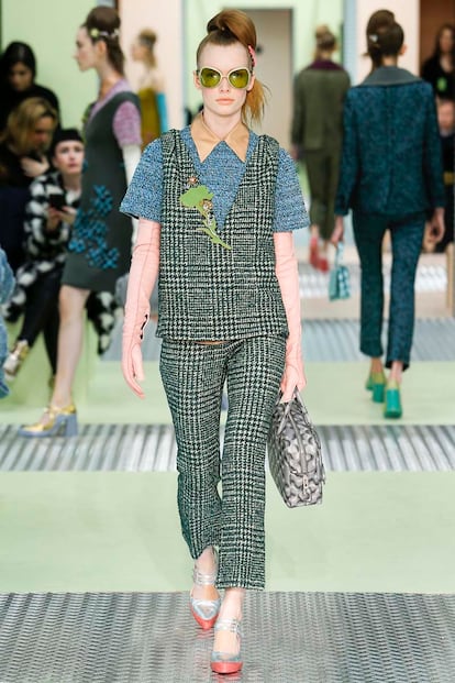 desfile prada milan atoño 2015