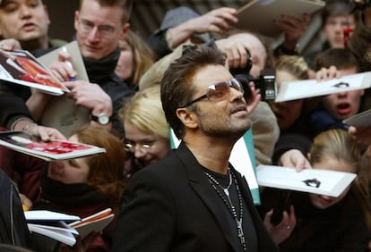 George Michael durante la presentación de la película 'George Michael - Una historia diferente' en Berlín (Alemania), el 16 de febrero de 2005.