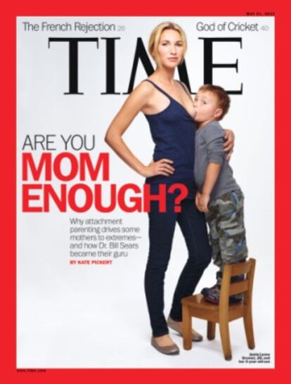 Jamie Lynne Grumet posa junto a su hijo de tres años para la portada de la revista 'Time' en 2012. La foto levantó mucha polémica alrededor de la edad en la que una madre debía parar de amamantar a su hijo.