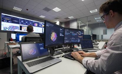 Centro de control de Ciberseguridad de Indra en San Fernando de Henares (Madrid).