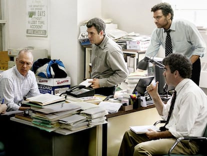 Desde la izquierda, Rachel McAdams, Michael Keaton, Mark Ruffalo, Liev Schreiber y Brian d&rsquo;Arcy James, en &#039;Spotlight&#039;.