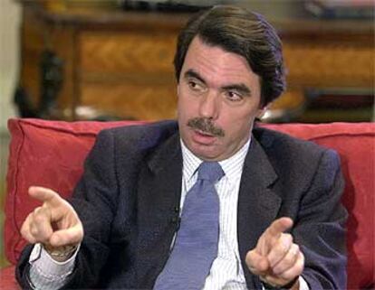 El presidente del Gobierno, José María Aznar, durante la entrevista.