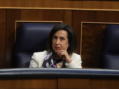 La ministra de Defensa, Margarita Robles, durante el pleno de este miércoles en el Congreso.