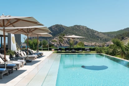 Una de las dos piscinas que de encuentran en la isla, donde los comensales podrán disfrutar de los 'petit fours' con el menú del mediodía.