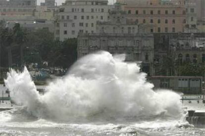 El huracán ha causado importantes inundaciones en La Habana.