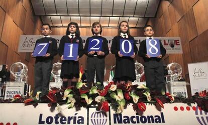 El primer premio de El Niño ha sido para el número 71208, dotado con dotado con 2 millones de euros por serie