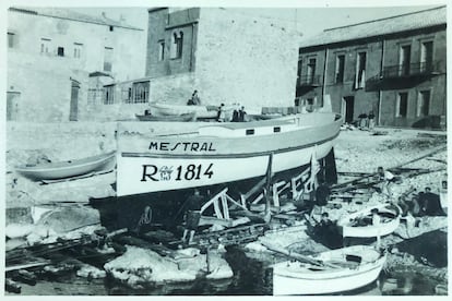 Una fotografía del 'Mestral' en los astilleros de L'Escala.