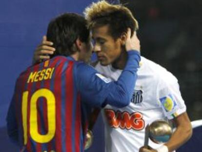 Neymar y Messi se saludan tras la final de la Copa Intercontinental de 2011 en Yokohama.