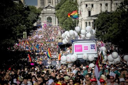 A view of Saturday&#039;s parade between Puerta de Alcal&aacute; and Plaza de Espa&ntilde;a. 