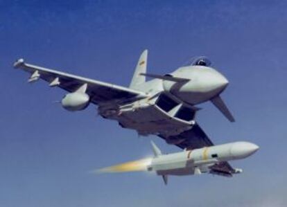 Simulación gráfica del disparo de un misil por un Eurofighter.
