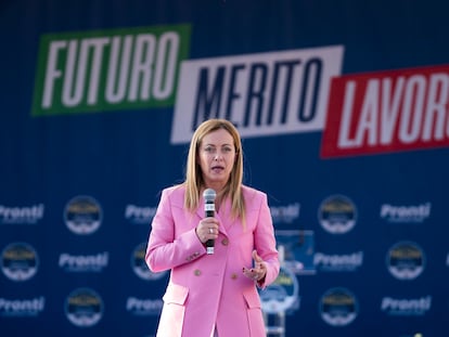 La líder de Hermanos de Italia, Giorgia Meloni, el viernes en Bagnoli, un barrio de Nápoles (Italia).