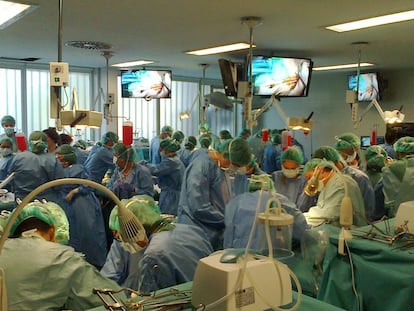 Espaço dedicado à prática cirúrgica com cadáveres na Universidade Autônoma de Madri.