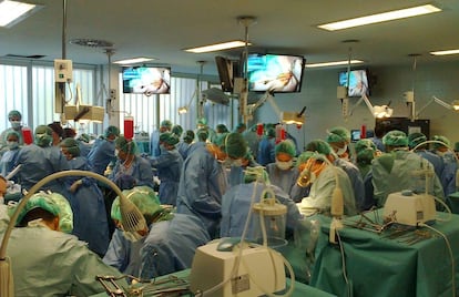 Espacio para la práctica de cirujanos con cadáveres en la Facultad de Medicina de la Universidad Autónoma de Madrid.