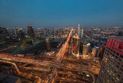 <p dir="ltr">La mayor ciudad de Sudáfrica es también la urbe africana mejor situada en la clasificación del MIT. <a href="http://elpais.com/elpais/2013/07/26/africa_no_es_un_pais/1374859820_137485.html">No es precisamente un lugar amable para los peatones</a>, pero sí dispone de avenidas descongestionadas que permiten circular con bastante comodidad. Por eso el estudio determina que son compartibles un 97,7% de sus viajes, muy cerca del<em> top 10</em> de urbes compartibles según la fórmula desarrollada por el Senseable City Lab.</p>