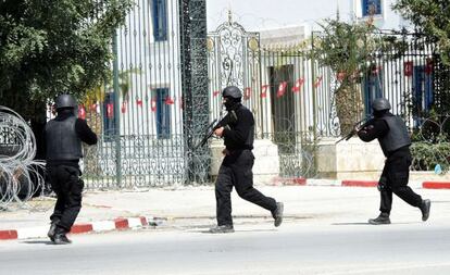 Tunisian security forces storm the Bardo Museum compound on Wednesday.