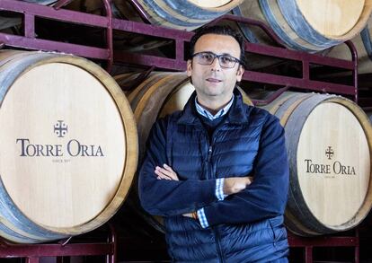 Eloy Bautista, director general de Torre Oria, en las bodegas.