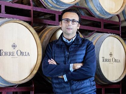 Eloy Bautista, director general de Torre Oria, en las bodegas.