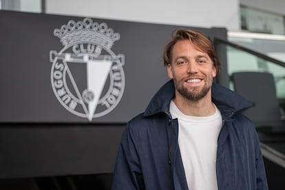 Miguel Pérez 'Michu', director deportivo del Burgos CF, en el estadio de El Plantío.