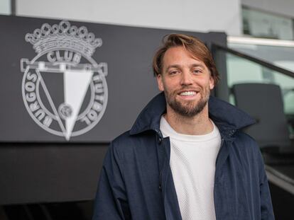 Miguel Pérez 'Michu', director deportivo del Burgos CF, en el estadio de El Plantío.